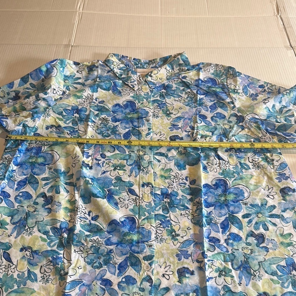NWT Alfred Dunner Floral elbow fit Button-Up Shirt multi blues side slits collar - Picture 3 of 13